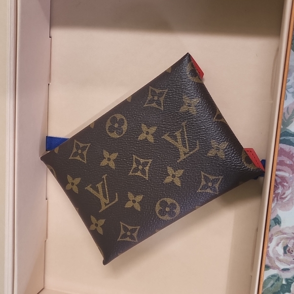 NEW Louis Vuitton Medium Kirigami - Picture 5 of 5